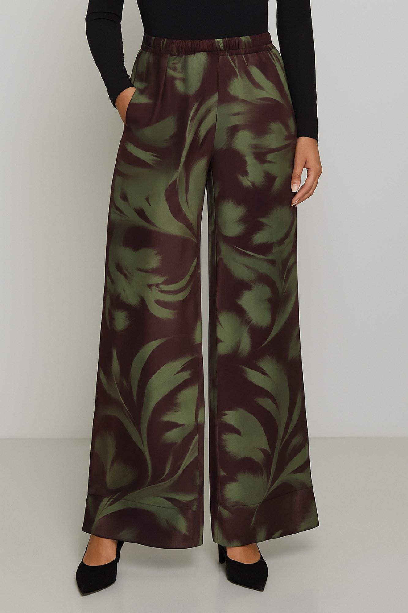 Picture of High-waisted, wide-leg printed satin pants