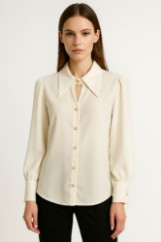 Εικόνα της Σατέν Πουκάμισο με Διακοσμητικά Κουμπιά και Ανοιχτό Γιακά
