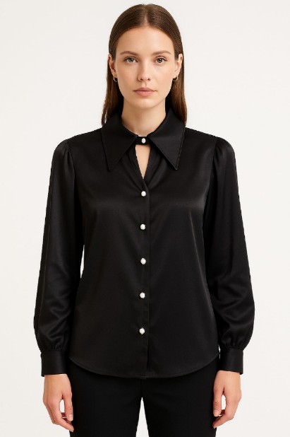 Εικόνα της Σατέν Πουκάμισο με Διακοσμητικά Κουμπιά και Ανοιχτό Γιακά

