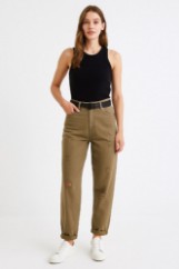 Εικόνα της Ψηλόμεσο Παντελόνι Mom-Fit με Σκισίματα