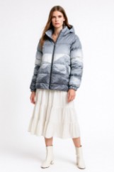 Picture of Mountain-Effect Puffer Jacket with Warm Hood